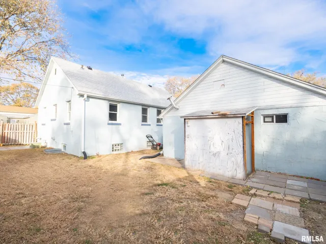 $128,900 | 1401 South 6th Street, Pekin, IL 61554