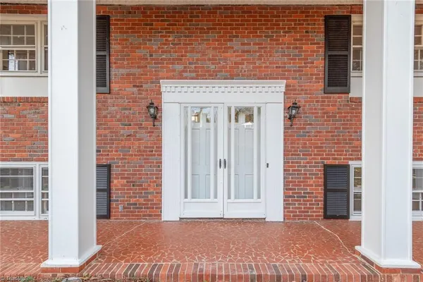 $409,900 | 624 Brentwood Court, Winston-Salem, NC 27104