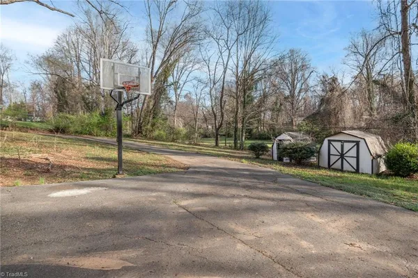 $409,900 | 624 Brentwood Court, Winston-Salem, NC 27104