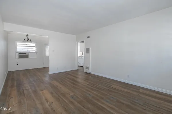 $1,950 | 401 North Kenneth Road, Unit F, Burbank, CA 91501