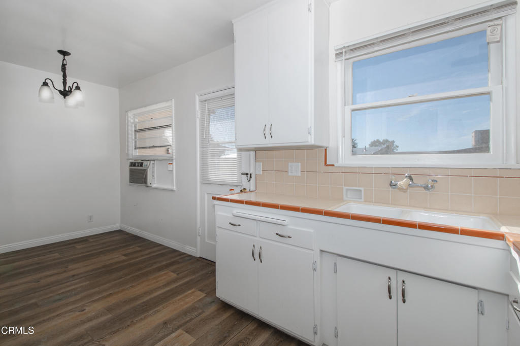 401 North Kenneth Road, Unit F Burbank, CA 91501 - Photo 8 of 18 IMG_5100