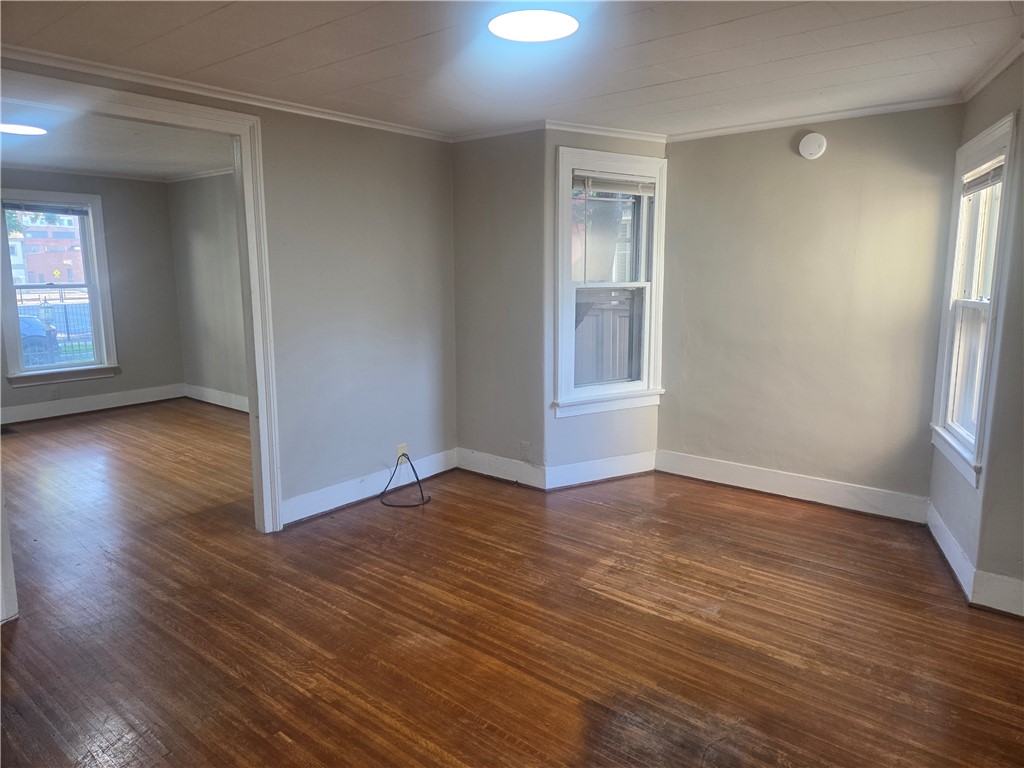 21 Gardiner Park, Unit LOWR Rochester, NY 14607 - Photo 12 of 23 Living area