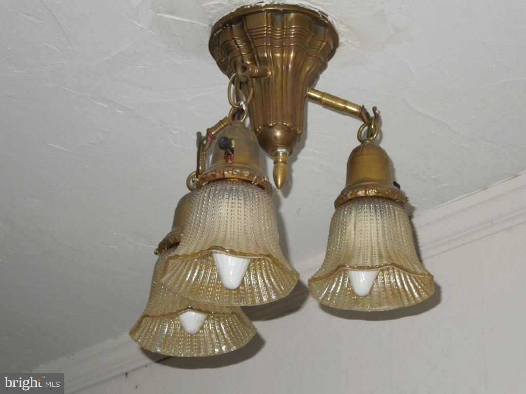 316 High Street Hanover, PA 17331 - Photo 23 of 35 Original light fixture