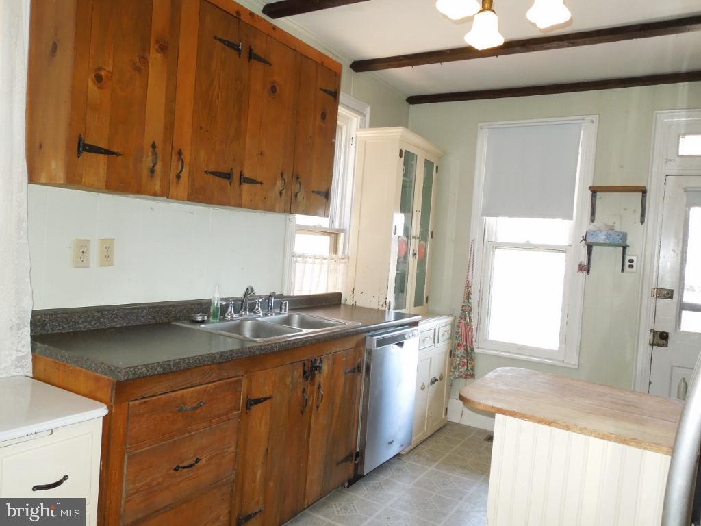 316 High Street Hanover, PA 17331 - Photo 6 of 35 Gallery Image 6