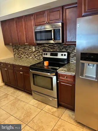 $2,800 | 83 Glenview Lane, Willingboro, NJ 08046