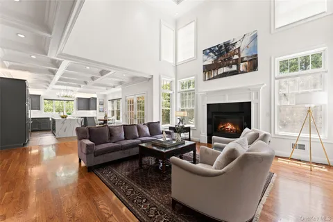 $2,249,000 | 1 Cambridge Court, New Rochelle, NY 10804