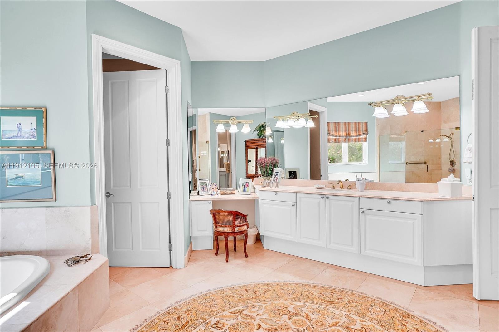 550 Harbor Drive Key Biscayne, FL 33149 - Photo 46 of 65 Master bth