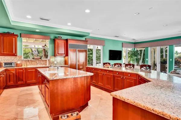 $21,950,000 | 550 Harbor Drive, Key Biscayne, FL 33149