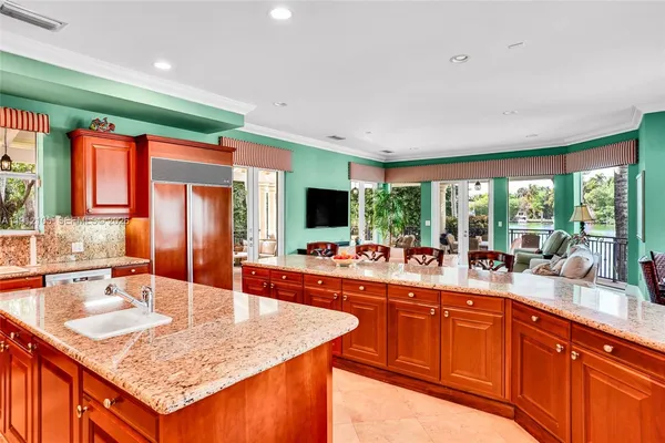 $21,950,000 | 550 Harbor Drive, Key Biscayne, FL 33149