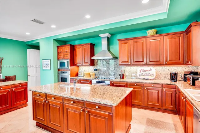 $21,950,000 | 550 Harbor Drive, Key Biscayne, FL 33149