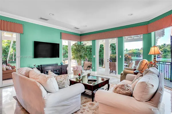 $21,950,000 | 550 Harbor Drive, Key Biscayne, FL 33149