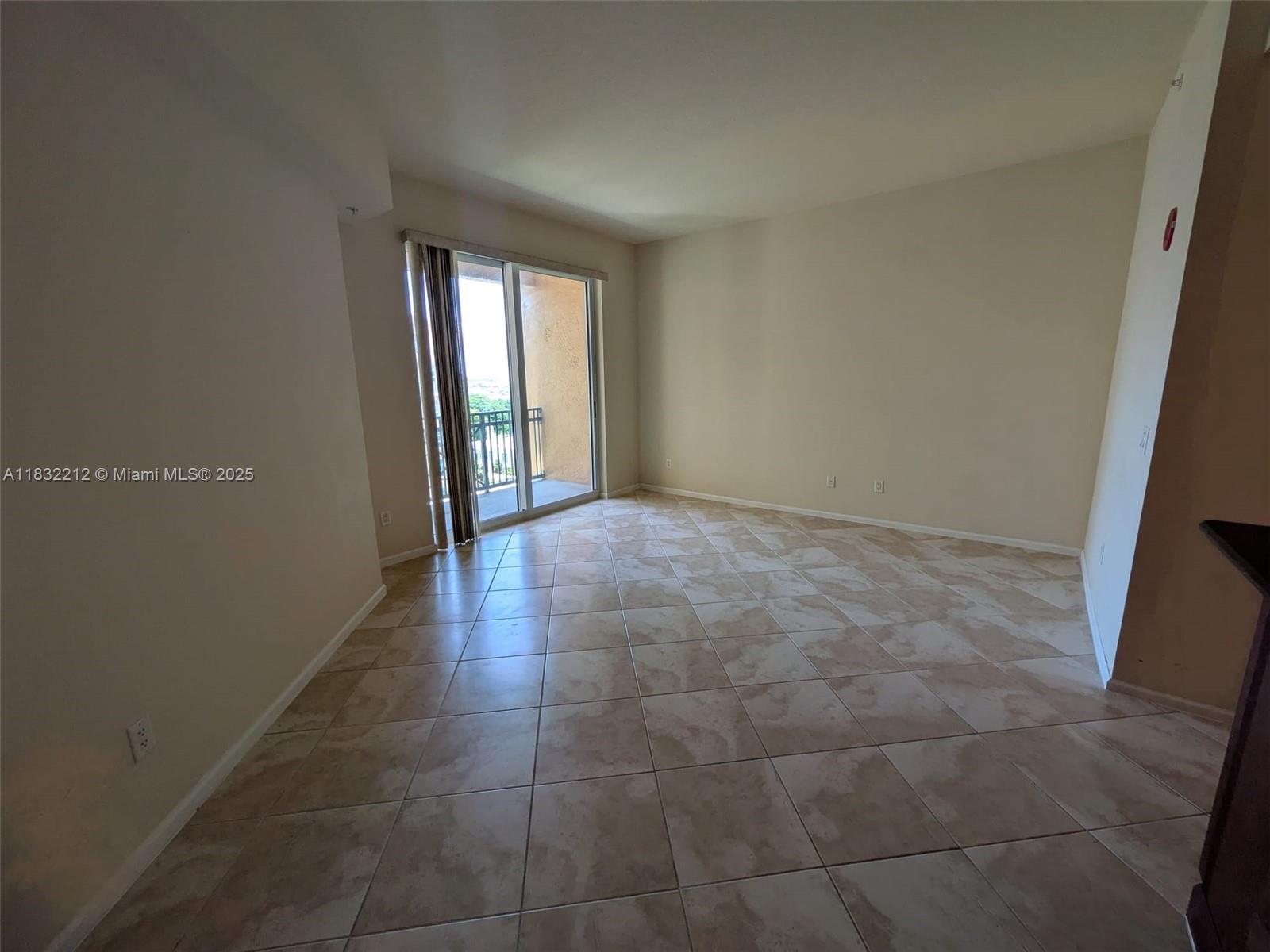 403 South Sapodilla Avenue, Unit 803 West Palm Beach, FL 33401 - Photo 14 of 23 a view of an empty room with window and bathroom