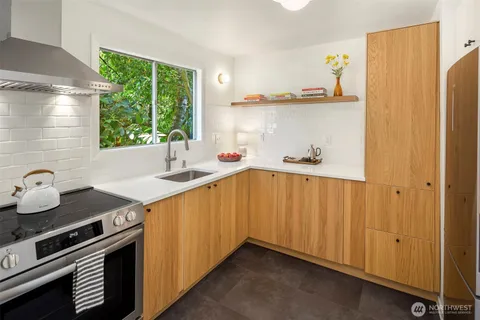$1,175,000 | 5106 47th Avenue Northeast, Seattle, WA 98105