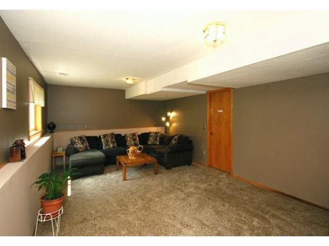 9371 McIntosh Road Woodbury, MN 55125 - Photo 15 of 18 Gallery Image 15