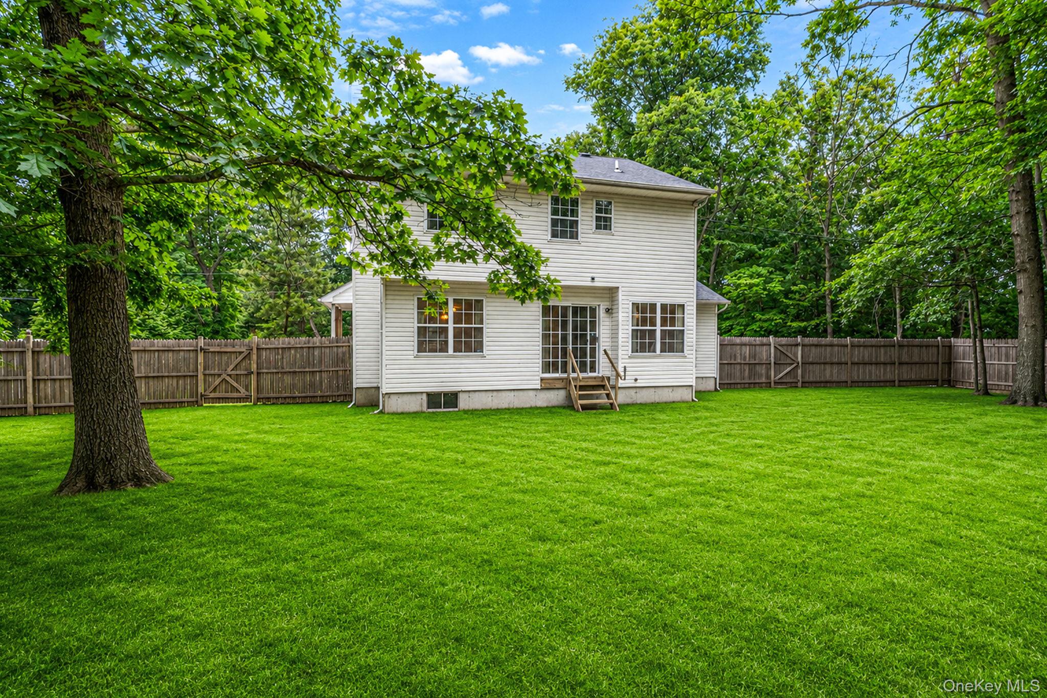 2 Community Road Coram, NY 11727 - Photo 5 of 30