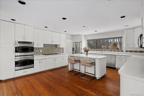 $1,795,000 | 20 Ponds Lane, Purchase, NY 10577