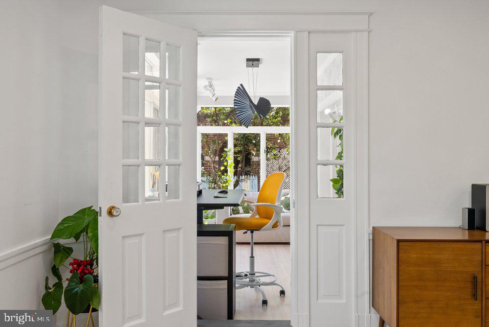 4400 Q Street Northwest Washington, DC 20007 - Photo 16 of 52 Sunroom