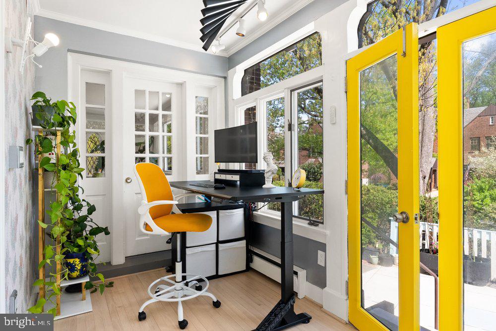 4400 Q Street Northwest Washington, DC 20007 - Photo 17 of 52 Sunroom