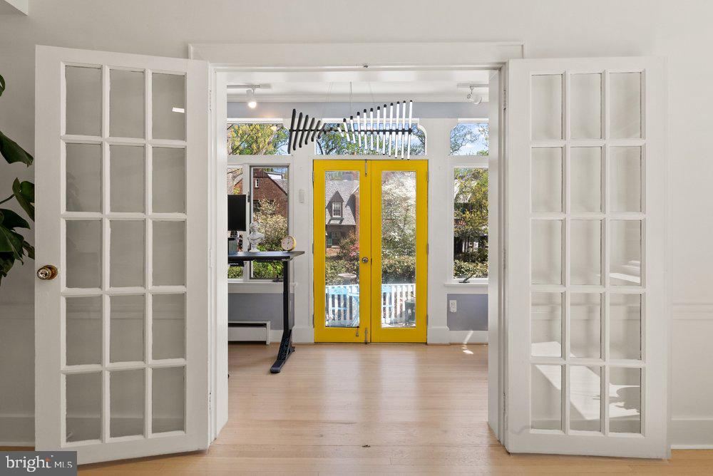 4400 Q Street Northwest Washington, DC 20007 - Photo 19 of 52 Sunroom