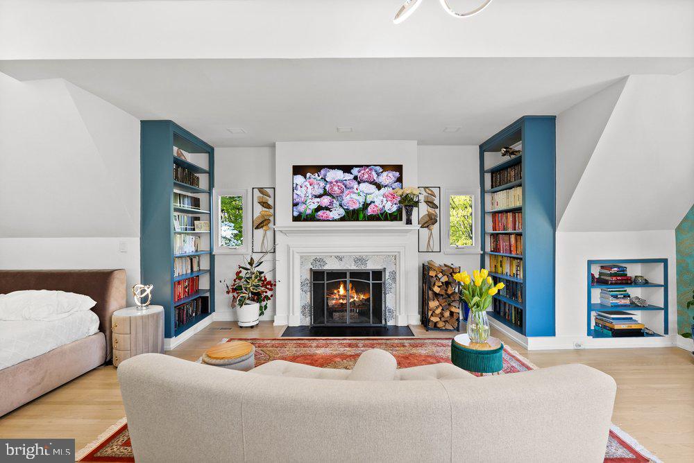 4400 Q Street Northwest Washington, DC 20007 - Photo 32 of 52 Top Floor Suite with Fireplace