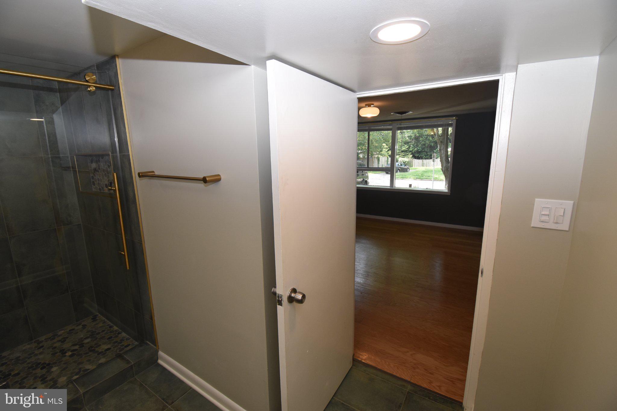 2901 Pine Spring Road Falls Church, VA 22042 - Photo 8 of 24 Primary bathroom