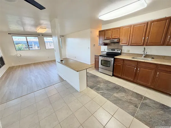 $3,200 | 94-1032 Hiapo Street, Waipahu, HI 96797