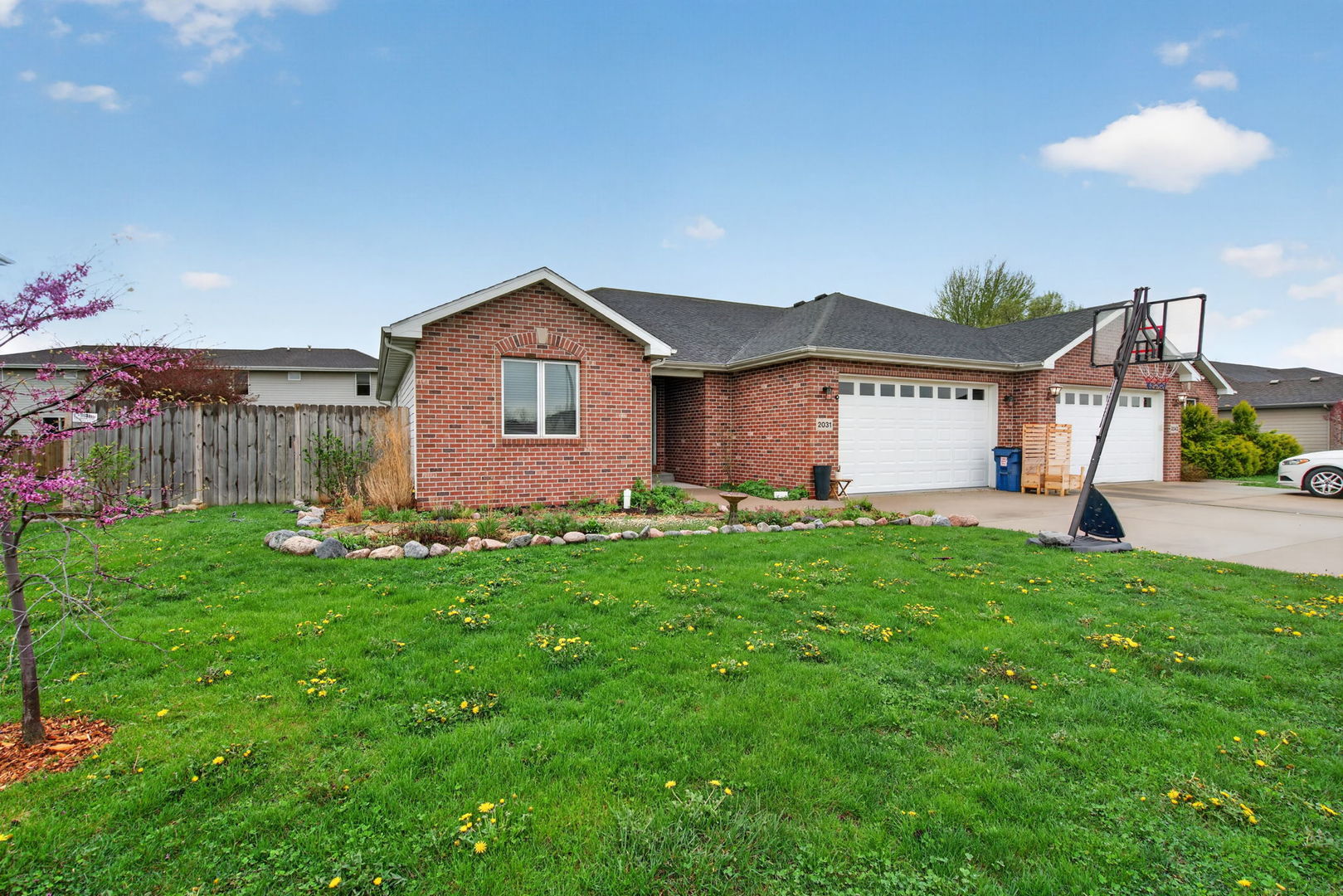 2031 Locust Road Morris, IL 60450 - Photo 1 of 32 a view of front of a house with a yard