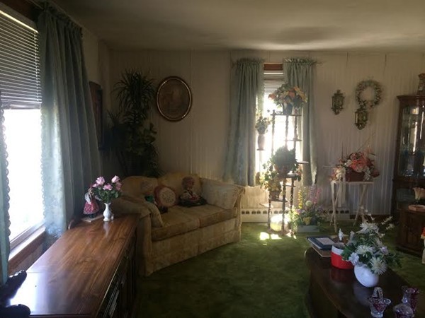 120 Devens Street Springfield, MA 01151 - Photo 3 of 12 Gallery Image 3