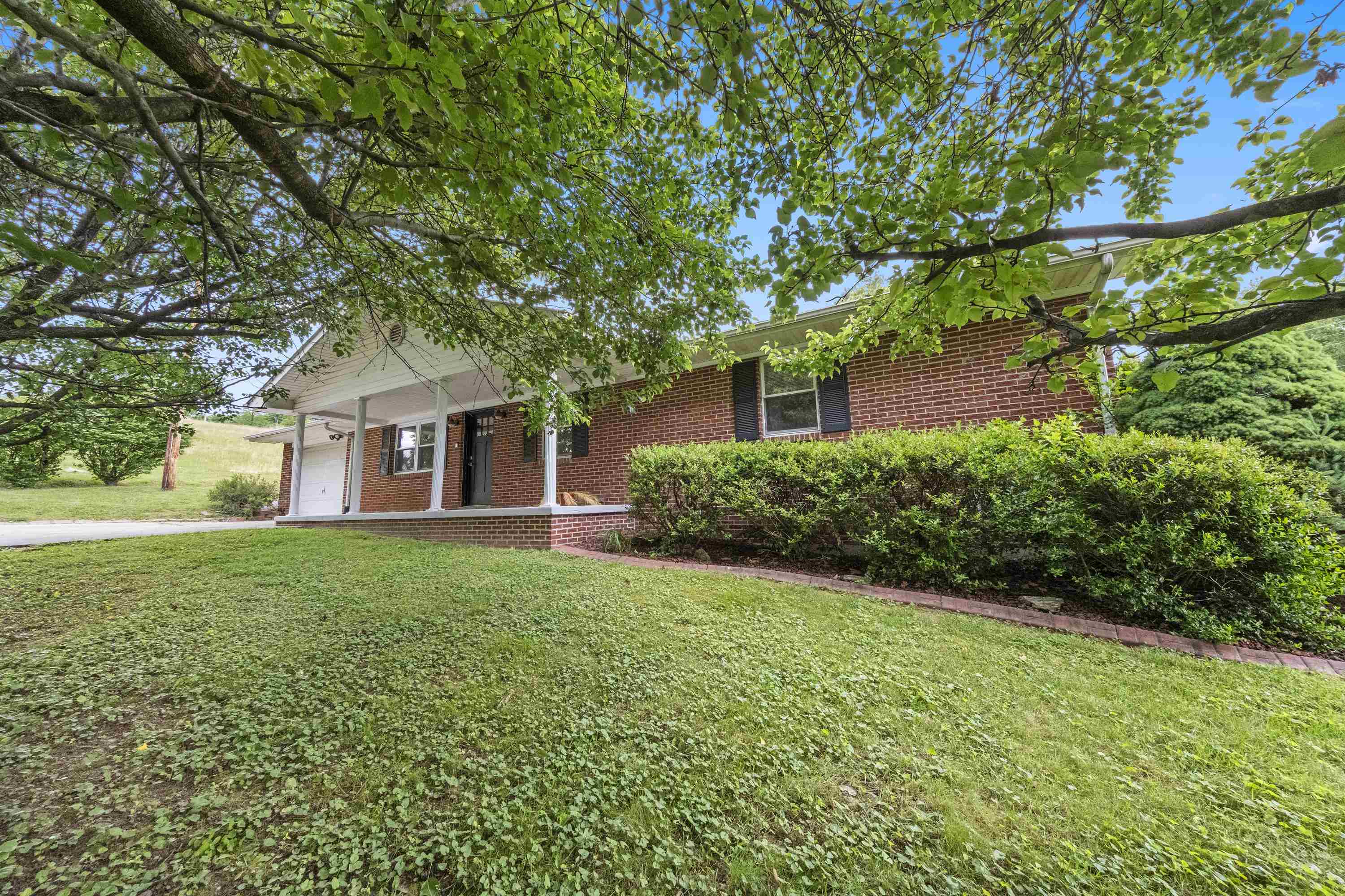 162 West Meadowbrook Road Ashland, KY 41102 - Photo 43 of 45