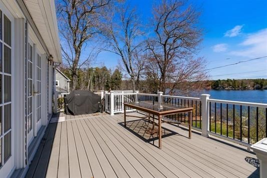 81 Conleys Grove Road Derry, NH 03038 - Photo 8 of 37