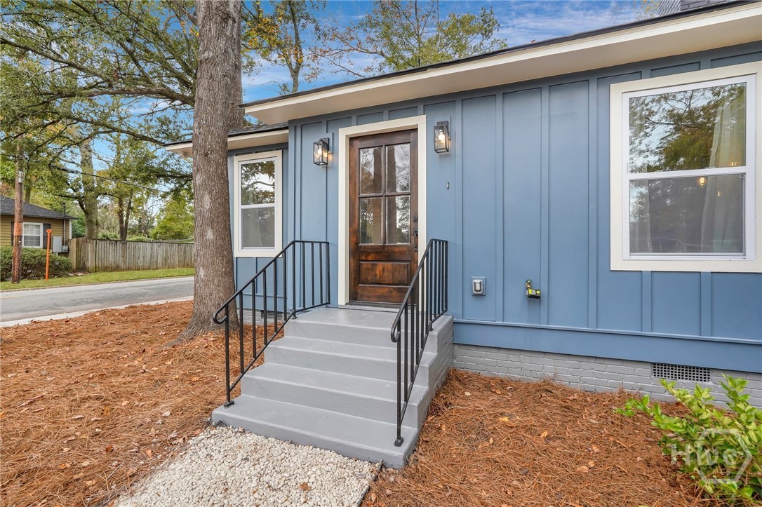 402 East 57th Street Savannah, GA 31405 - Photo 2 of 49