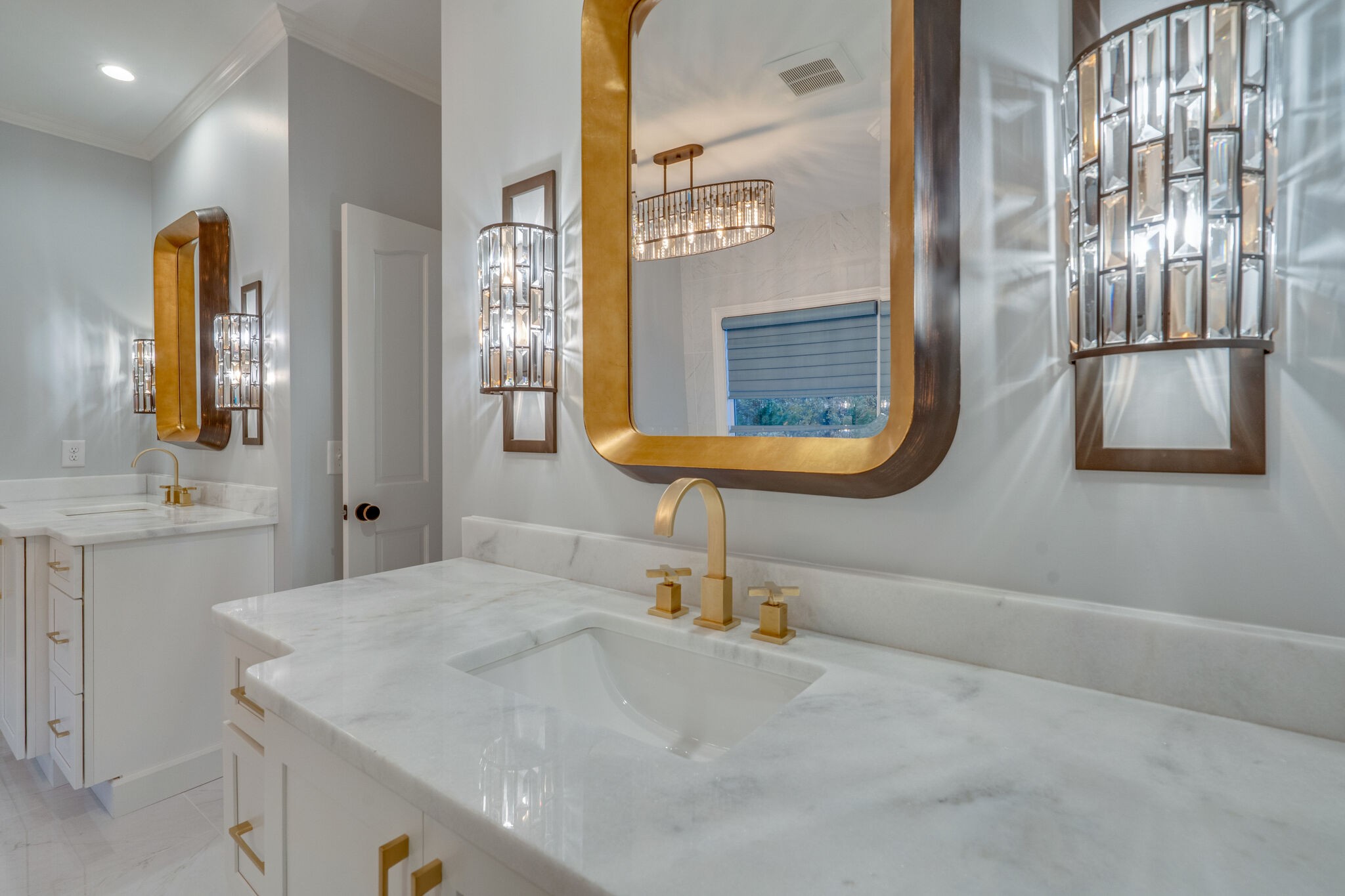 747 High Point Ridge Road Franklin, TN 37069 - Photo 20 of 38 a bathroom with a sink and a mirror
