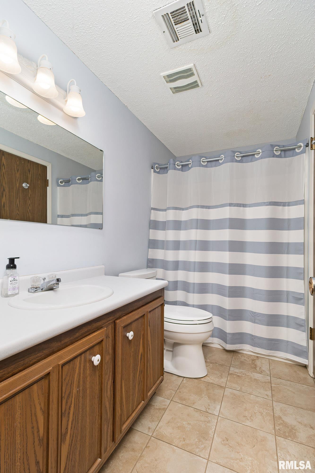 1360 Kimberly Ridge Road, Unit 100 Bettendorf, IA 52722 - Photo 13 of 25 Gallery Image 13