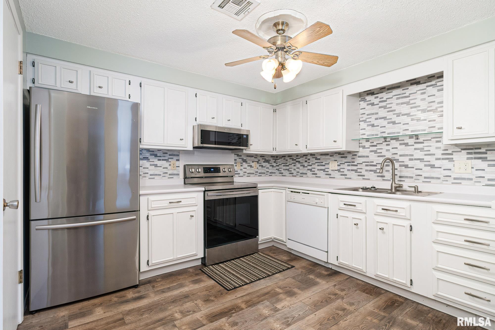 1360 Kimberly Ridge Road, Unit 100 Bettendorf, IA 52722 - Photo 9 of 25 Gallery Image 9