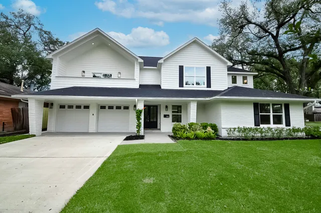 $1,290,000 | 702 Azaleadell Drive, Houston, TX 77018