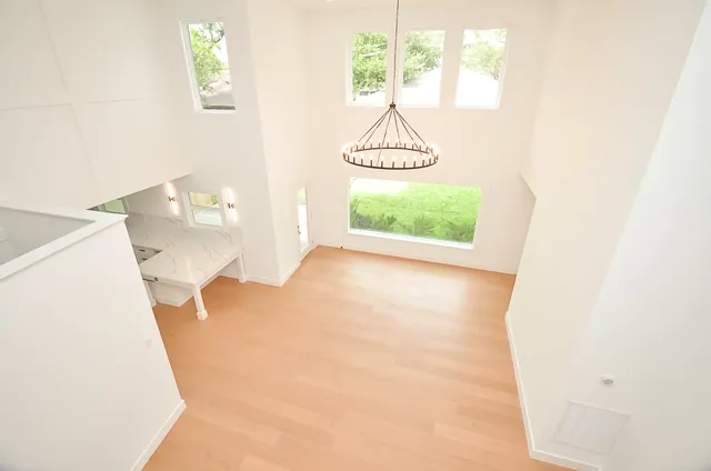 $1,290,000 | 702 Azaleadell Drive, Houston, TX 77018