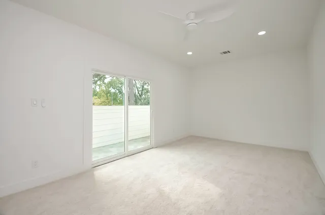 $1,290,000 | 702 Azaleadell Drive, Houston, TX 77018