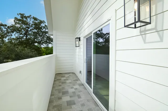 $1,290,000 | 702 Azaleadell Drive, Houston, TX 77018