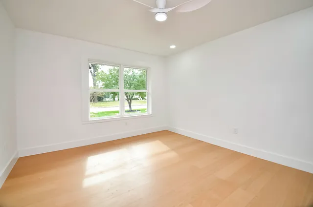 $1,290,000 | 702 Azaleadell Drive, Houston, TX 77018