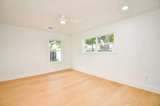 $1,290,000 | 702 Azaleadell Drive, Houston, TX 77018