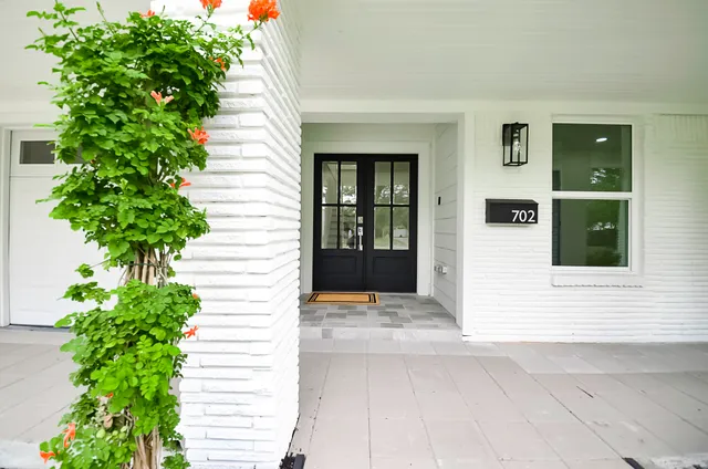 $1,290,000 | 702 Azaleadell Drive, Houston, TX 77018