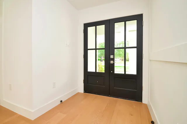 $1,290,000 | 702 Azaleadell Drive, Houston, TX 77018