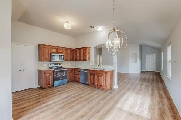 $2,150 | 144 Old Settler's Trail, Waxahachie, TX 75167