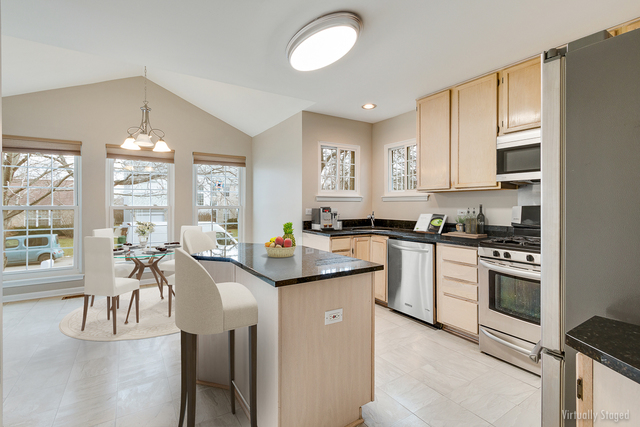 6264 Formoor Lane Gurnee, IL 60031 - Photo 4 of 20