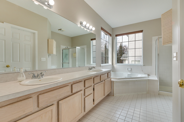 6264 Formoor Lane Gurnee, IL 60031 - Photo 7 of 20