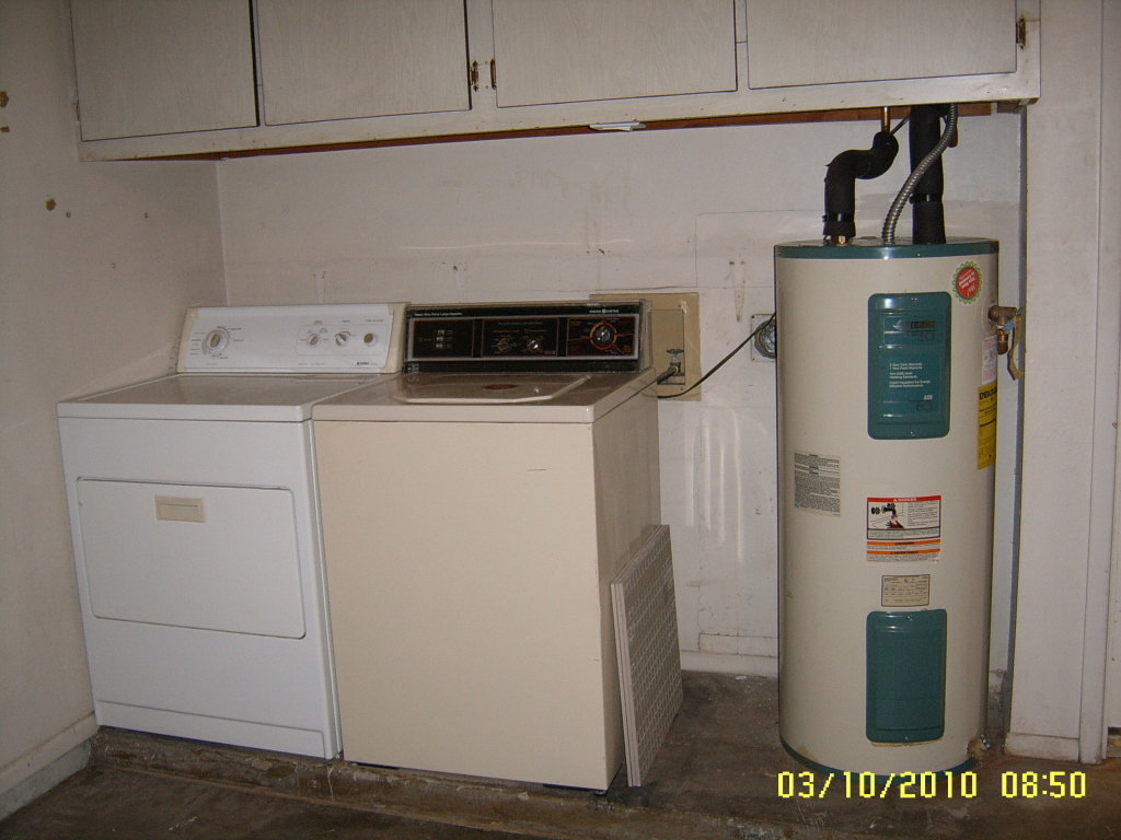 4128 West Boca Raton Road Phoenix, AZ 85053 - Photo 3 of 9 laundry in garage