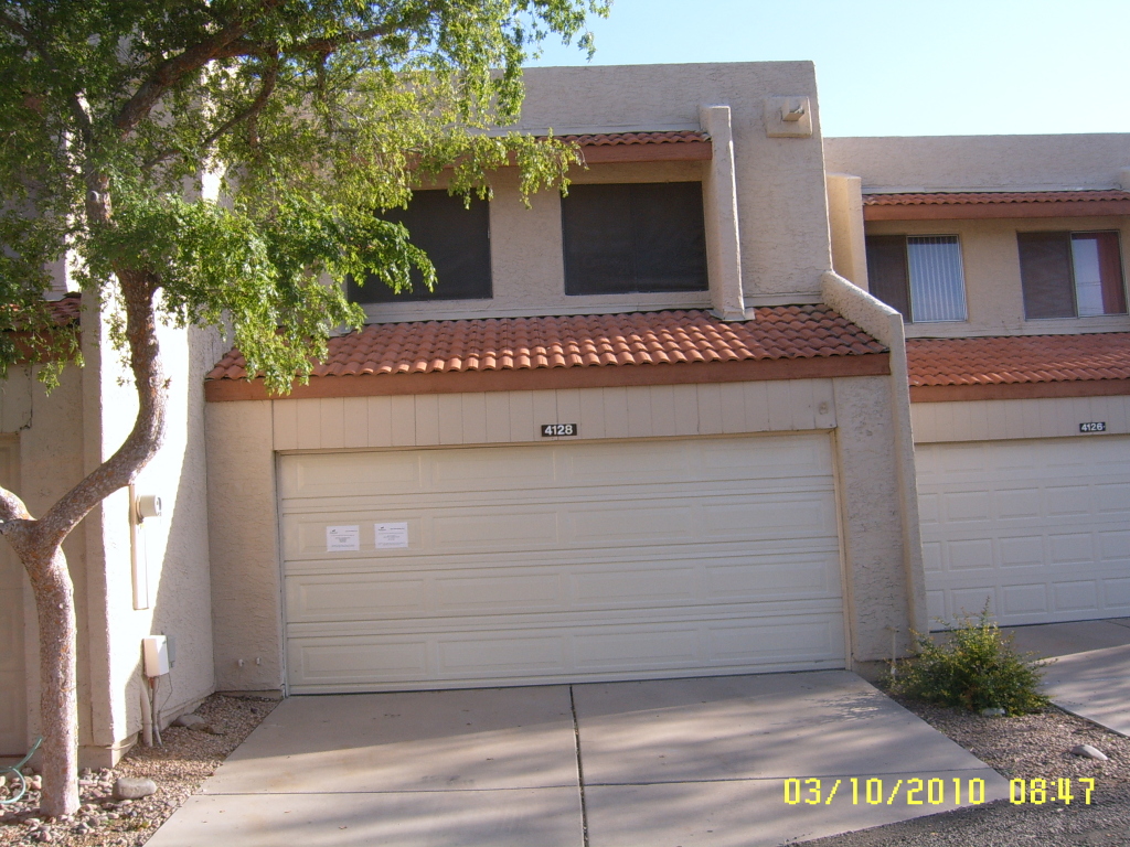 4128 West Boca Raton Road Phoenix, AZ 85053 - Photo 4 of 9 Garage