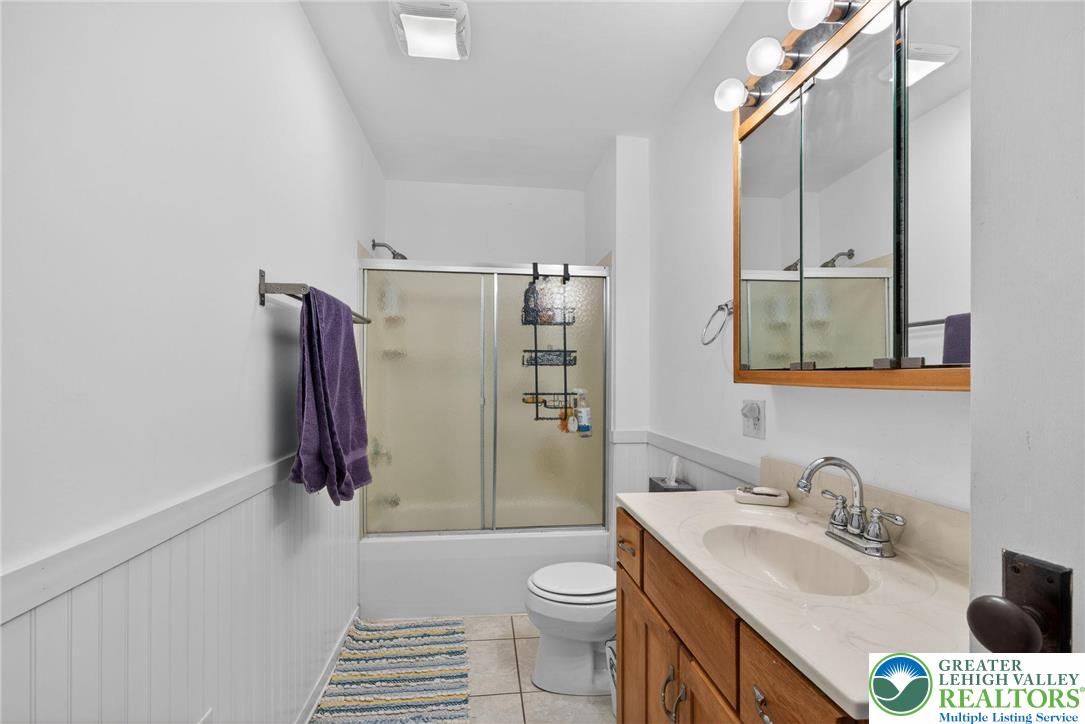 420 7th Street Slatington, PA 18080 - Photo 48 of 54 Upstairs full bath