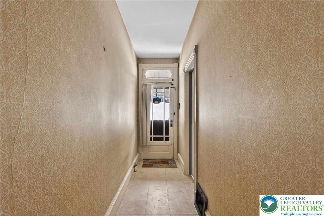 420 7th Street Slatington, PA 18080 - Photo 52 of 54 Upstairs hallway