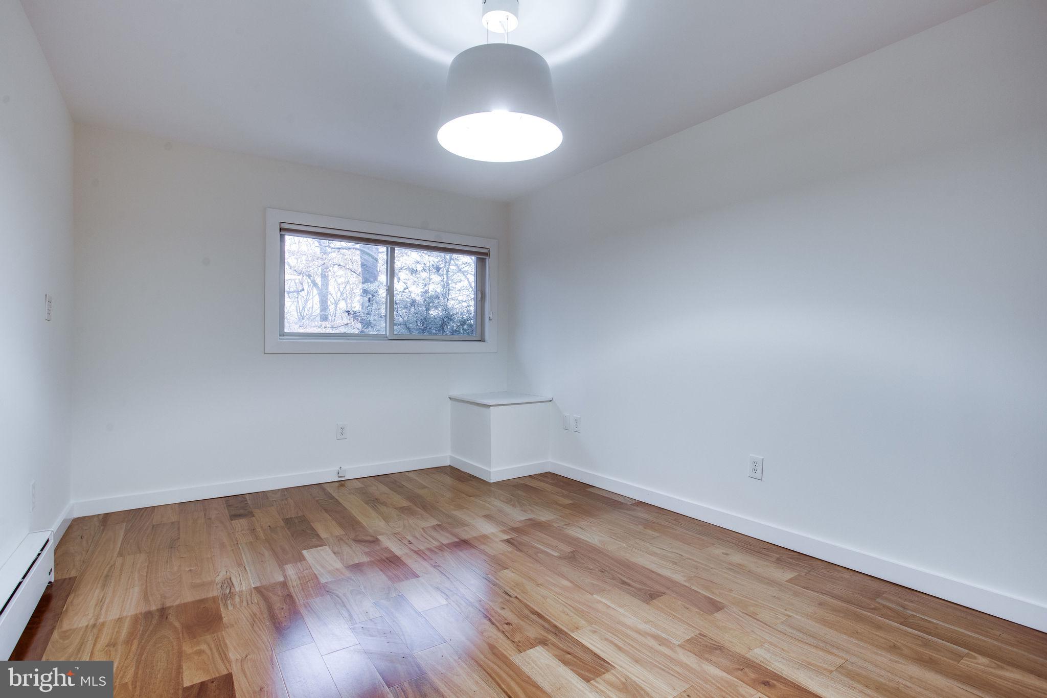 1013 Gelston Circle McLean, VA 22102 - Photo 22 of 33 Bedroom 4